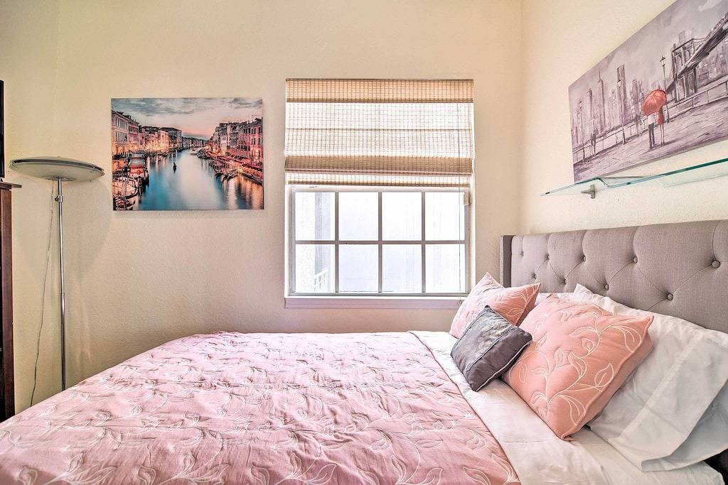 Clearwater Beach Hideaway: Walkable Location! in Clearwater Beach, Clearwater