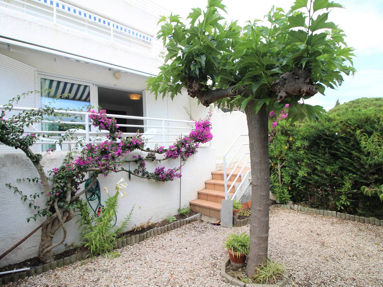 Appartement entier, Appartement lumineux avec terrasse et jardin à 200 m de la plage de Grifeu in Platja Grifeu, Haut-Ampurdan