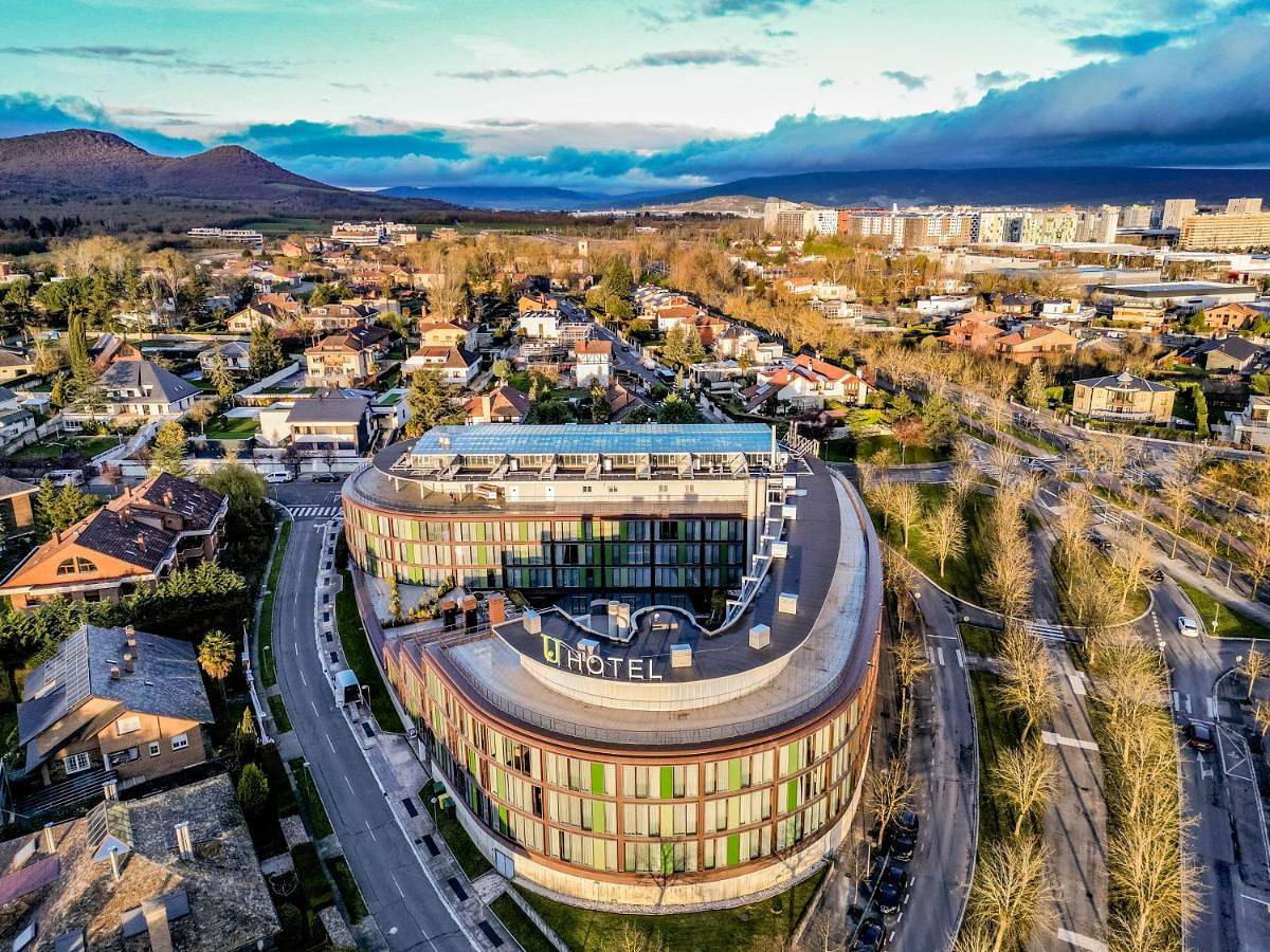 Hotel Jardines de Uleta Suites in Vitoria-Gasteiz, Cordillera Cantábrica