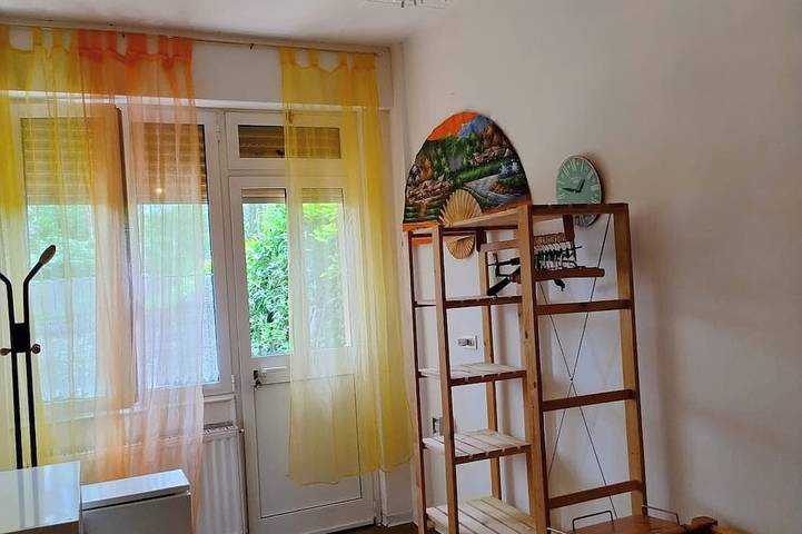 Gîte pour 3 personnes, avec jardin ainsi que terrasse et piscine dans Ispra - 2