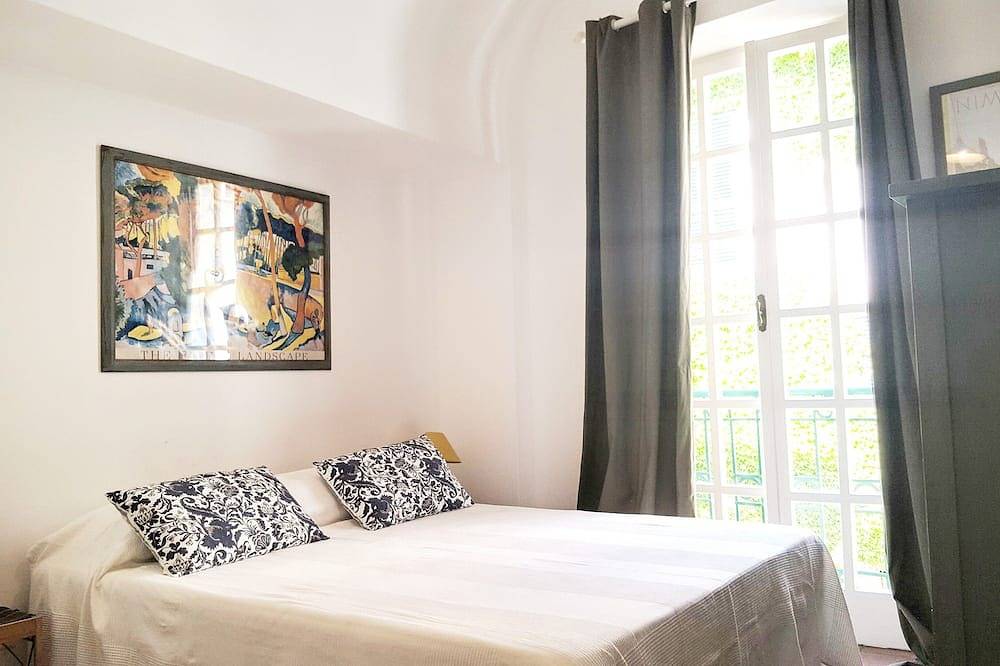 Ganze Wohnung, 50 Meter vom Meer mit Terrasse Doppel ---- in der Nähe des Meeres in der mittelalterlichen Altstadt von Nol in Bagni Hilton, Noli