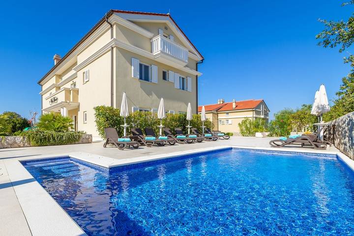 Ferienwohnung für 3 Personen, mit Pool und Balkon/Terrasse, mit Haustier