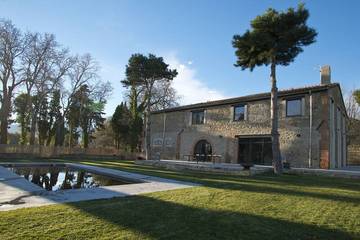 Location de vacances pour 18 personnes, avec jardin, animaux acceptés à Palau-del-Vidre