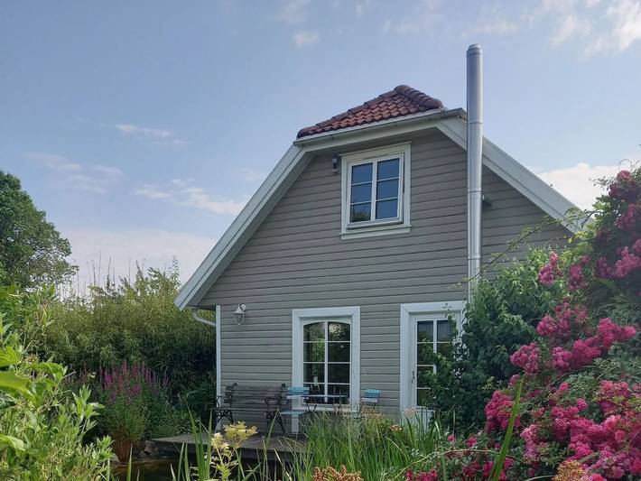 Ferienhaus für 2 Personen, mit Terrasse und Garten sowie Sauna in Niesgrau