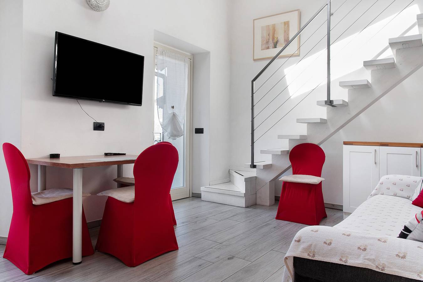 Ganze Wohnung, Apartment 'Rosa' mit Seeblick, Balkon und Wlan in Laveno, Laveno-Mombello