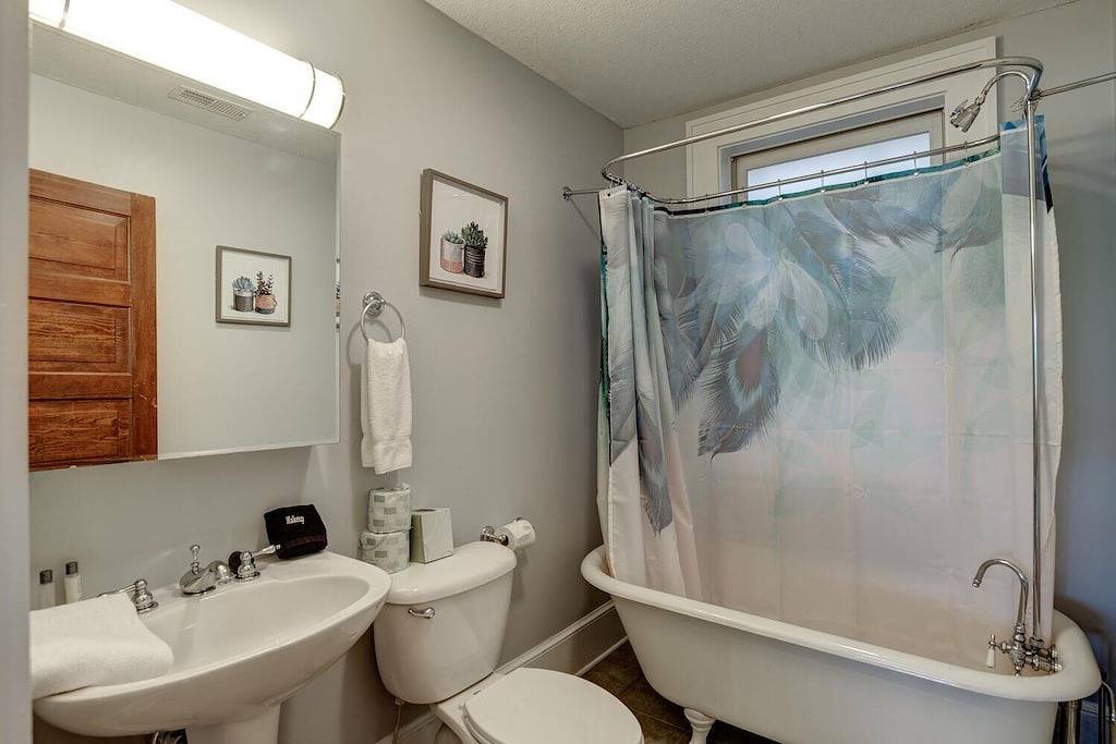 Ganze Wohnung, Historic Two Bedroom Charlotte Street Condo in Blue Ridge Parkway, Asheville