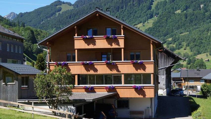 Hütte für 3 Personen, mit Ausblick und Garten in Au