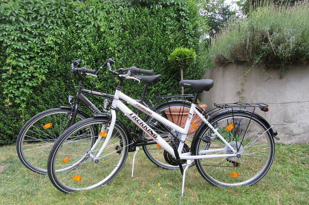 Entire apartment, Small 3-room apartment with large terrace, 150m to the lake in Unteruhldingen, Obersee (Bodensee)