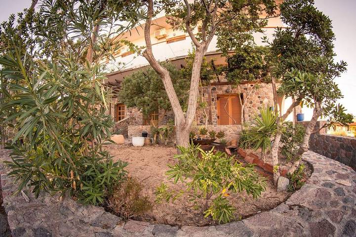 Gîte pour 4 personnes, avec terrasse dans Égine