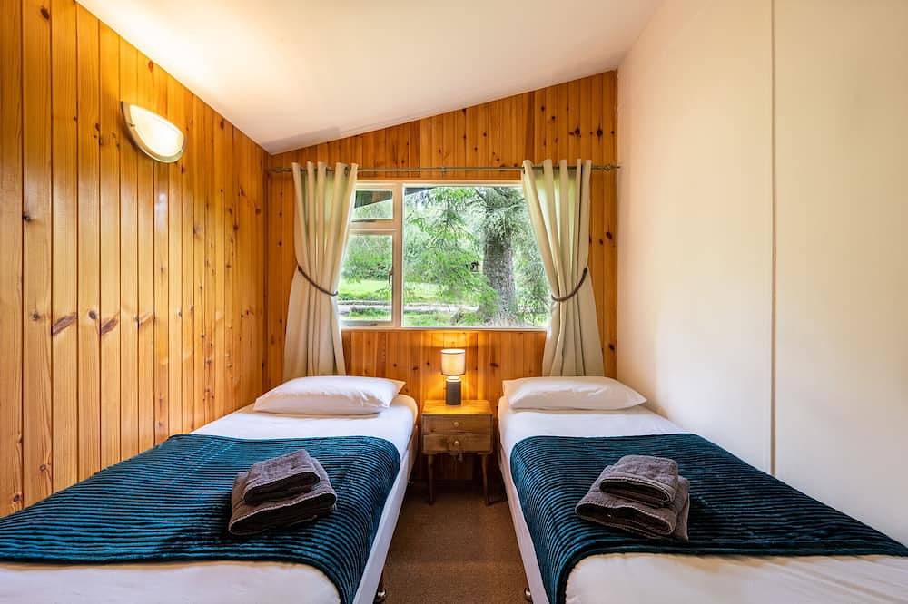 Thistle Cabin at Ancarraig Lodges, Loch Ness in Highlands