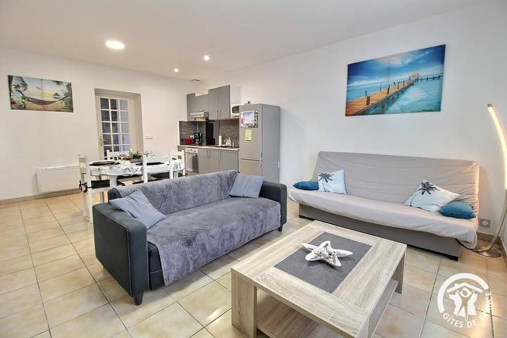 Gîte pour 3 personnes, avec terrasse dans Plage Trestraou - 2