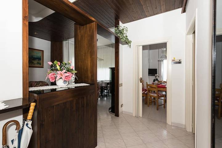 Casa vacanza per 6 persone, con balcone e giardino in Riviera del Conero