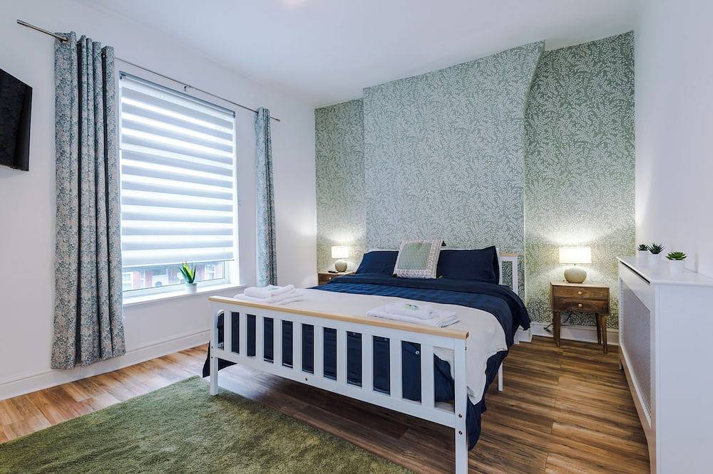 4 Bed Victorian Home, 15 Mins to City Centre in Grand Manchester