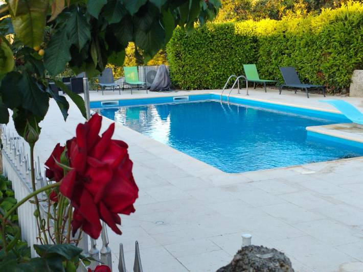Location de vacances pour 6 personnes, avec jacuzzi ainsi que piscine et jardin à Covilhã - 3