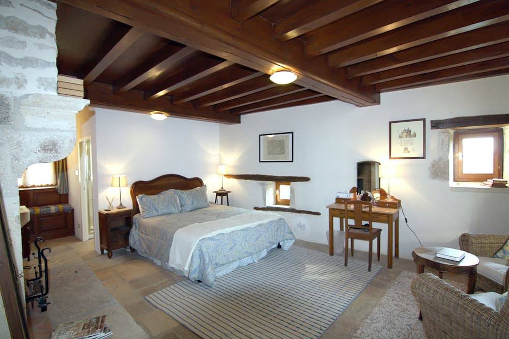 17ème siècle récemment rénové. maison en pierre in Flavigny-sur-Ozerain, Région de Montbard