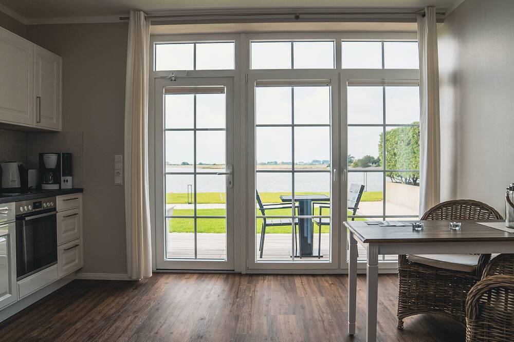 Ganze Wohnung, Studio grande - direkt an der Wasserkante in Westfehmarn, Lemkenhafen