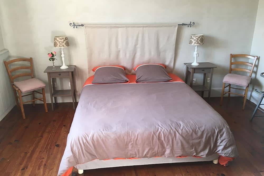 Pretty charming house, quiet, in the countryside ... but 5 minutes from Vichy in Saint-Étienne-de-Vicq, Région de Vichy