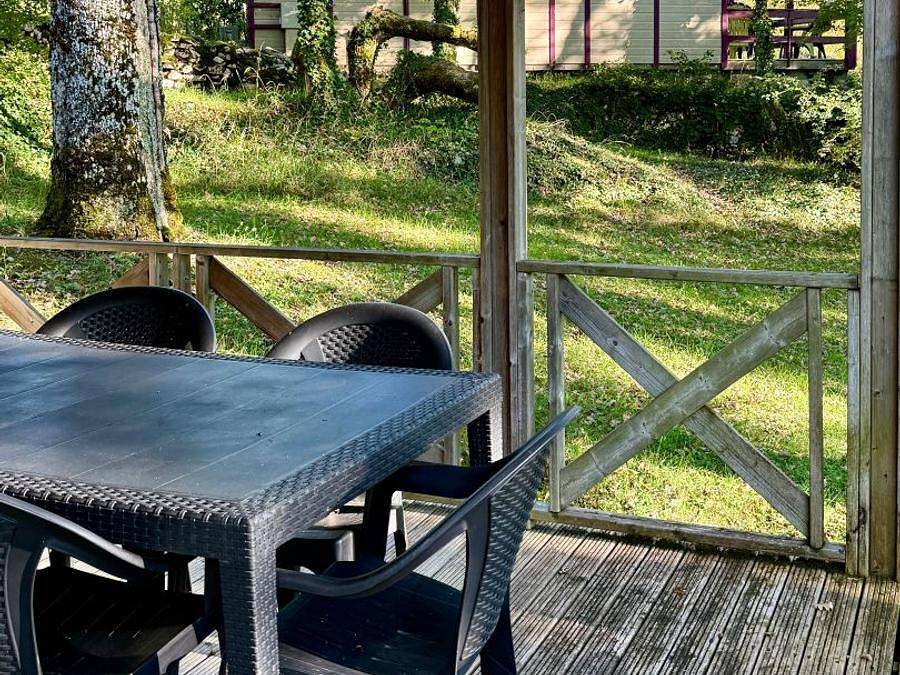 Camping Domaine La Faurie - Chalet 4 personen - Komfort 2 Zimmer in Séniergues, Regionaler Naturpark Causses du Quercy