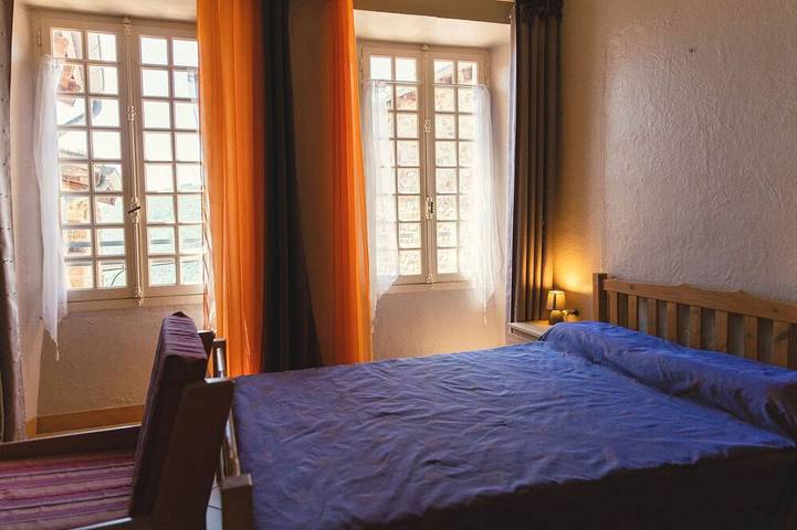 Gîte pour 5 personnes, avec jardin ainsi que terrasse et piscine, animaux acceptés à Asperjoc - 4