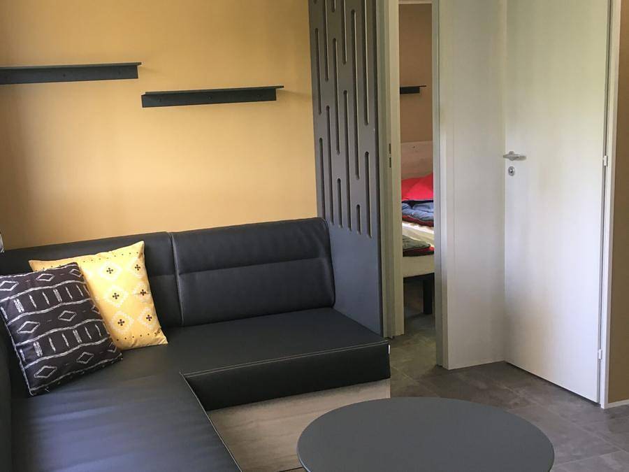 Flower Camping Le Belvédère - Mobilheim 6 personen - Premium Veronne - 3 Schlafzimmer in Neuvéglise, Region Saint-Flour