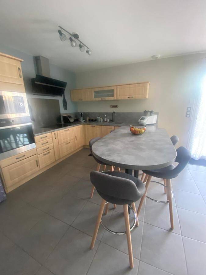 Location de vacances pour 2 personnes, avec jardin et terrasse ainsi que piscine et vue à Sadirac - 3