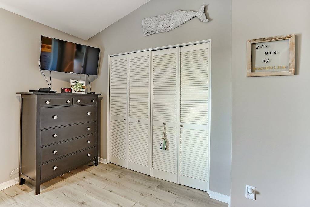 Ganze Wohnung, Renovated Ocean Front 2-Geschichte Eigentumswohnung - Zugang zu Amelia Island Golf & Beach Club in American Beach, Amelia Island