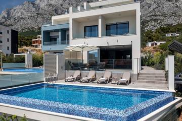 Villa for 8 People in Veliko Brdo, Makarska, Photo 1