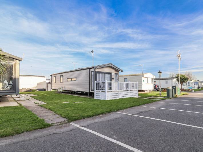 Caravan for 6 people, with garden in Rhyl