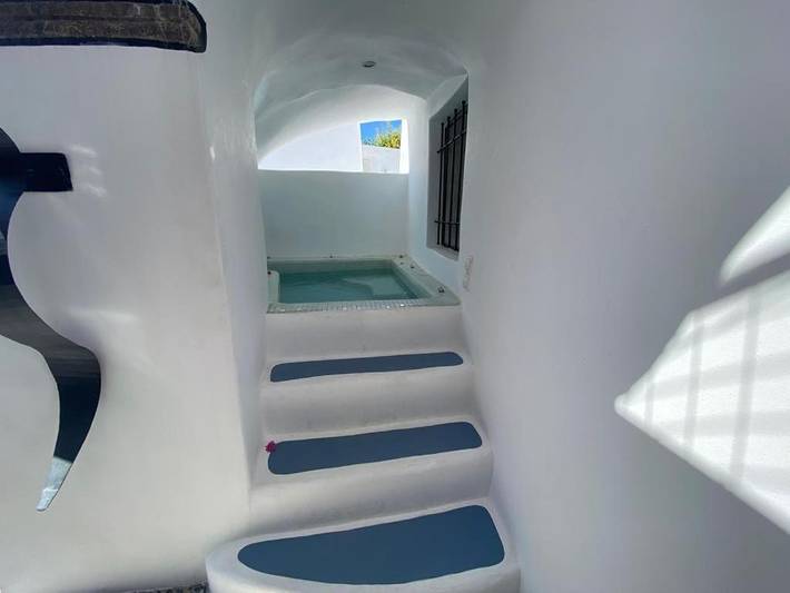 Location de vacances pour 5 personnes, avec piscine ainsi que jardin et jacuzzi à Megalochori - 3