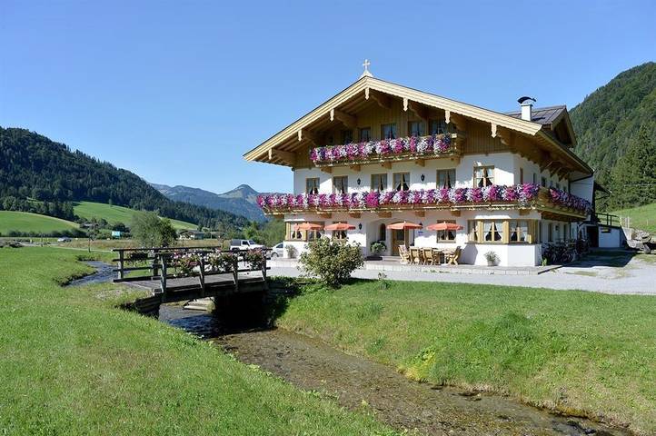Ferienwohnung für 3 Personen, mit Balkon und Terrasse sowie Garten und Ausblick in Tirol - 2