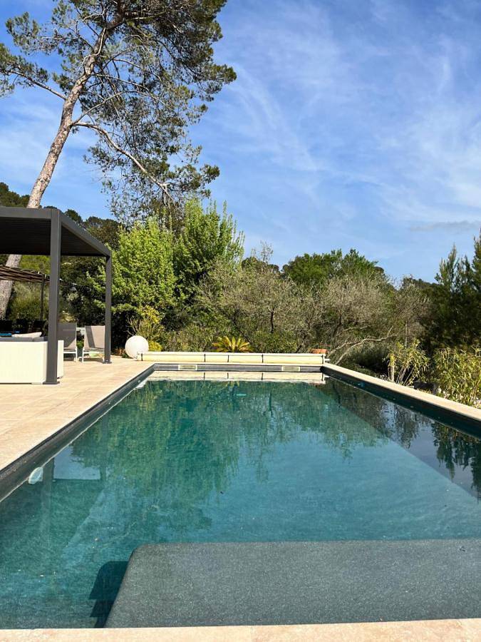 Location de vacances pour 2 personnes, avec jardin ainsi que piscine et vue à Le Thoronet - 3