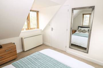 Log Cabin for 2 People in Sherwood Forest, Nottinghamshire, Photo 2