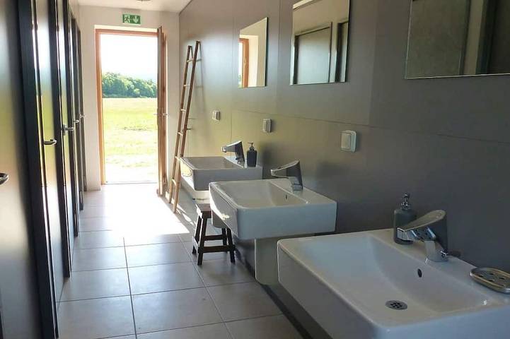 Gîte pour 4 personnes, avec terrasse à Lugny - 4