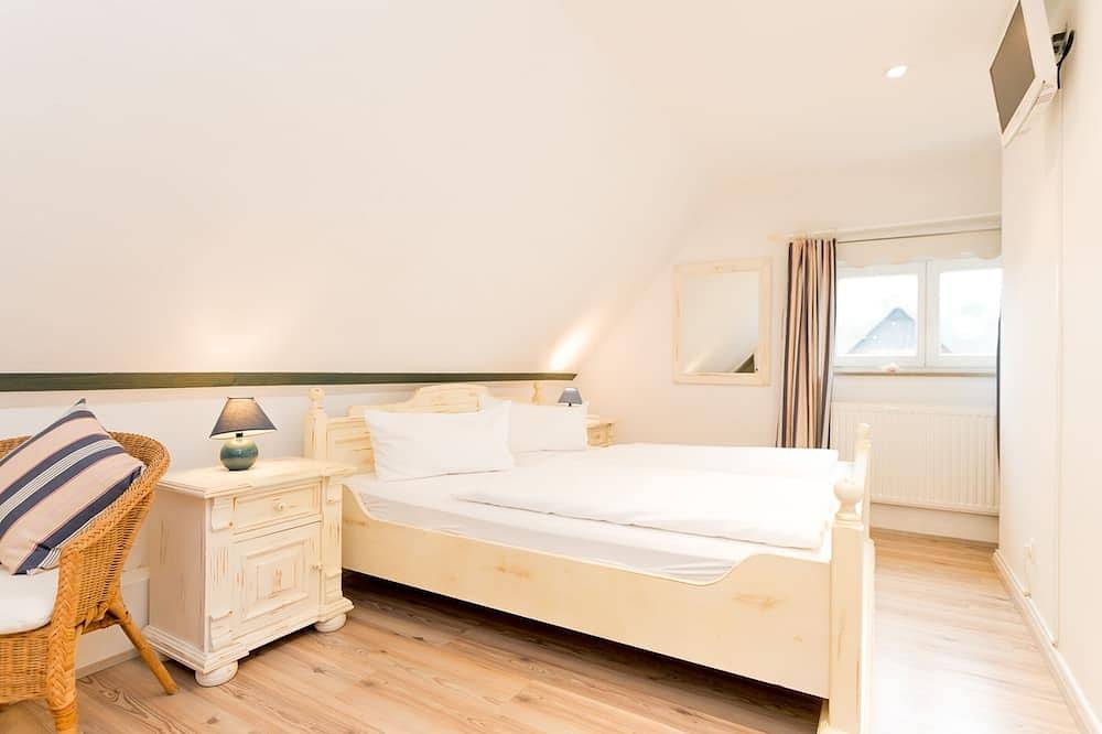 Ganze Wohnung, Komfortable Ferienwohnung mit Terrasse und Garten in Wenningstedt in Wenningstedt, Sylt