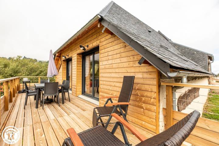Gîte pour 6 personnes, avec Terrasse ainsi que Jardin et Vue