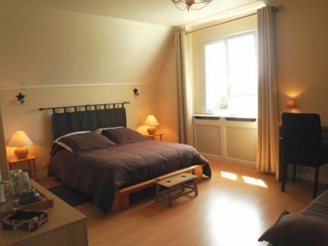 Location de vacances pour 2 personnes, avec vue ainsi que terrasse et jardin dans Le Mené - 2