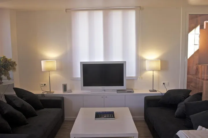 Apartamento de vacaciones para 4 personas, con vistas además de balcón y piscina - 1