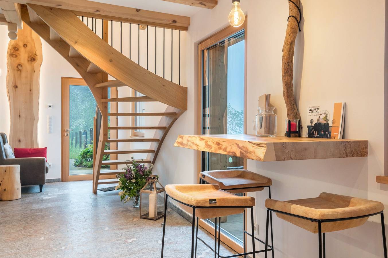 Chalet 'Himmel' con vista sulle montagne, giardino privato e Wi-Fi in Ega (Nova Ponente), Nova Ponente