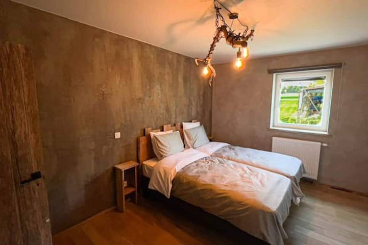 Gîte pour 12 personnes, avec terrasse et jardin dans Borlon - 3