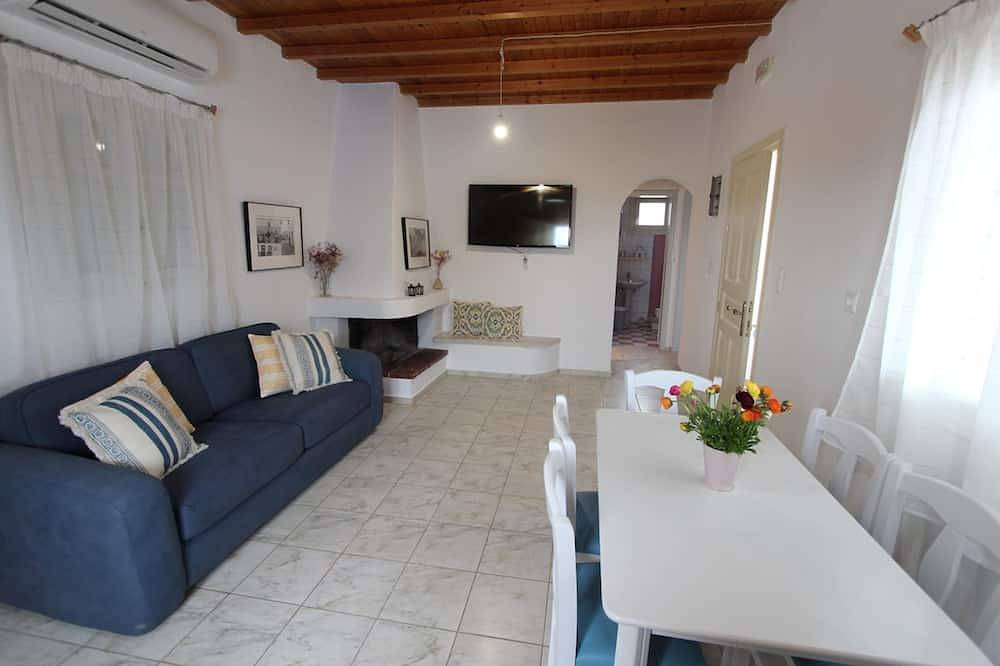 Villa Rouvis with outdoor Hot Tub in Naxos