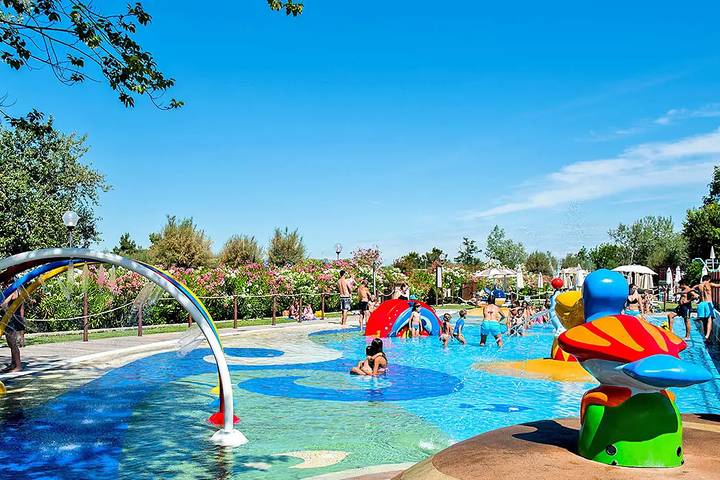 Wohnwagen für 6 Personen, mit Terrasse und Pool, mit Haustier in Emilia-Romagna - 4