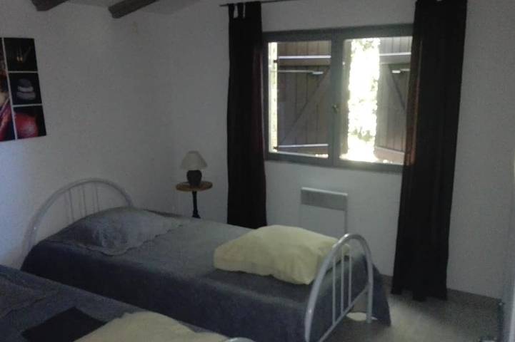 Location de vacances pour 4 personnes, avec terrasse et jardin à Laudun-l'Ardoise - 2