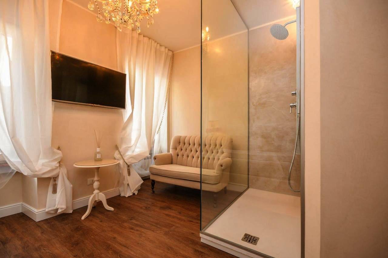 Luxury Suite Sirmione in Sirmione, Gardasee-Berge