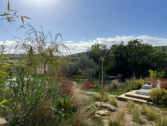 Location de vacances pour 4 personnes, avec vue et piscine ainsi que terrasse et jardin, animaux acceptés à Saint-Pantaléon - 2