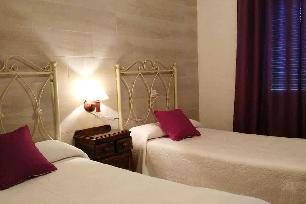 Quaint 3-bedroom cottage in Sanjuanejo in Ciudad Rodrigo, Salamanca Province