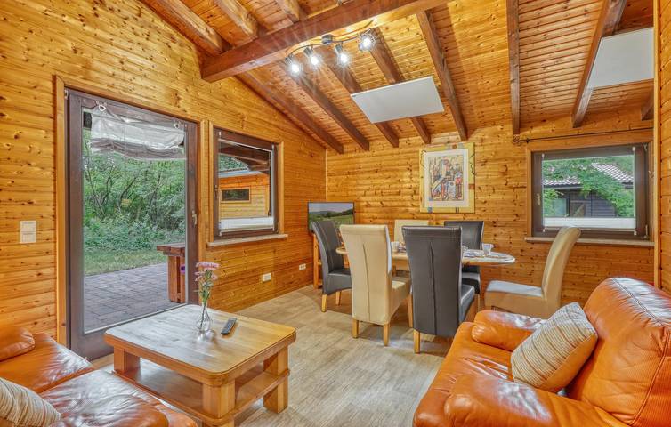 Charmantes Apartment mit einem Schlafzimmer, Garten und WLAN, 700 m vom Zentrum von Merzalben entfernt in Merzalben, Landkreis Südwestpfalz