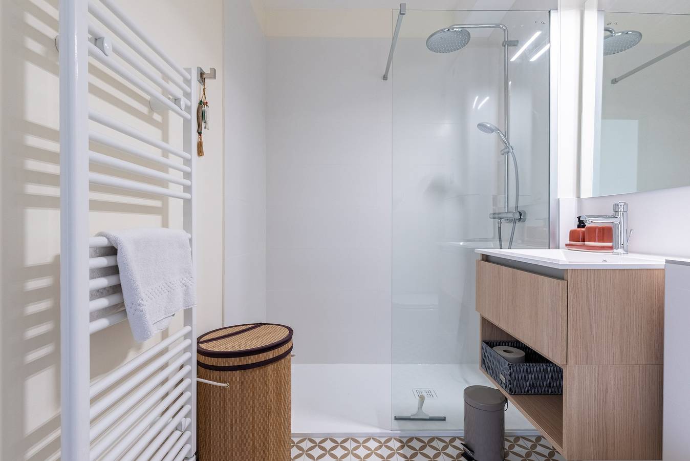 Ganze Wohnung, Le Nid Des Cedres - Magnifique Studio terrasse Montplaisir in Lyon, Lyon und Umgebung