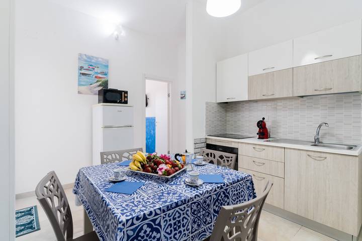 Casa vacanze 'Luna Rossa Salento - Casa Blu' vicino al mare con idromassaggio in Porto Cesareo, Golfo di Taranto
