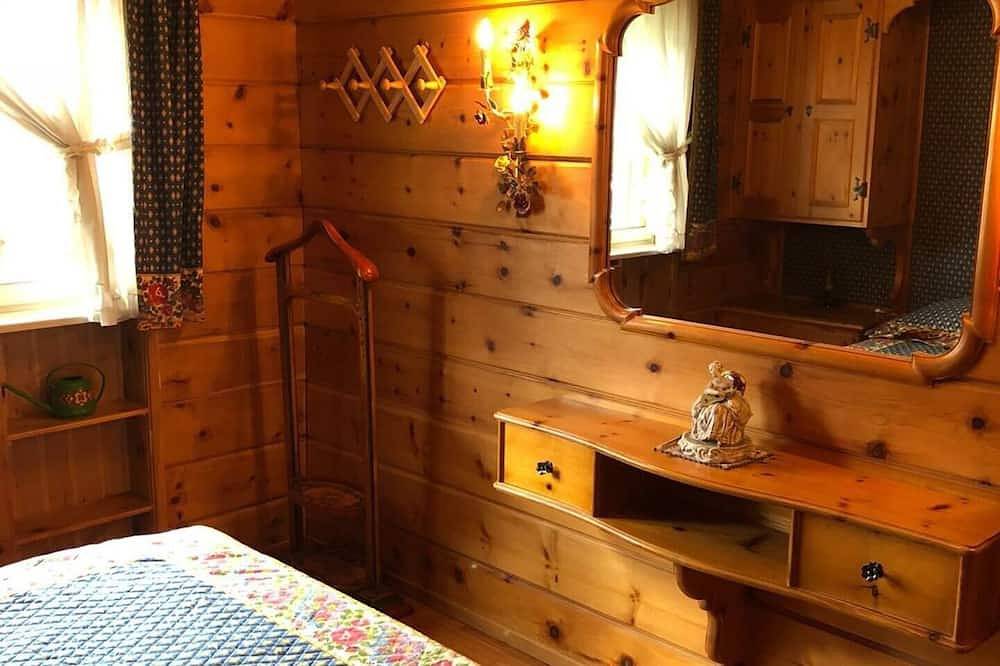 Cortina chalet with spectacular panoramic terrace and views + private garage in Cortina d'Ampezzo, Dolomiti Superski