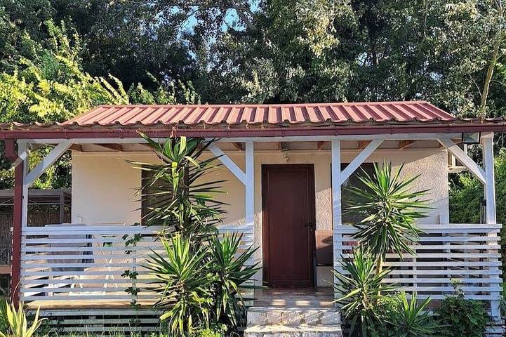 Bungalow für 5 Personen, mit Balkon und Garten in Montenegro